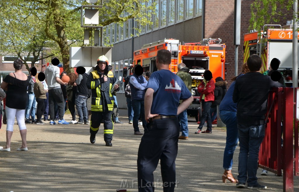 Geruch in Schule Koeln Brueck Helene Weber Platz P19.JPG - Miklos Laubert